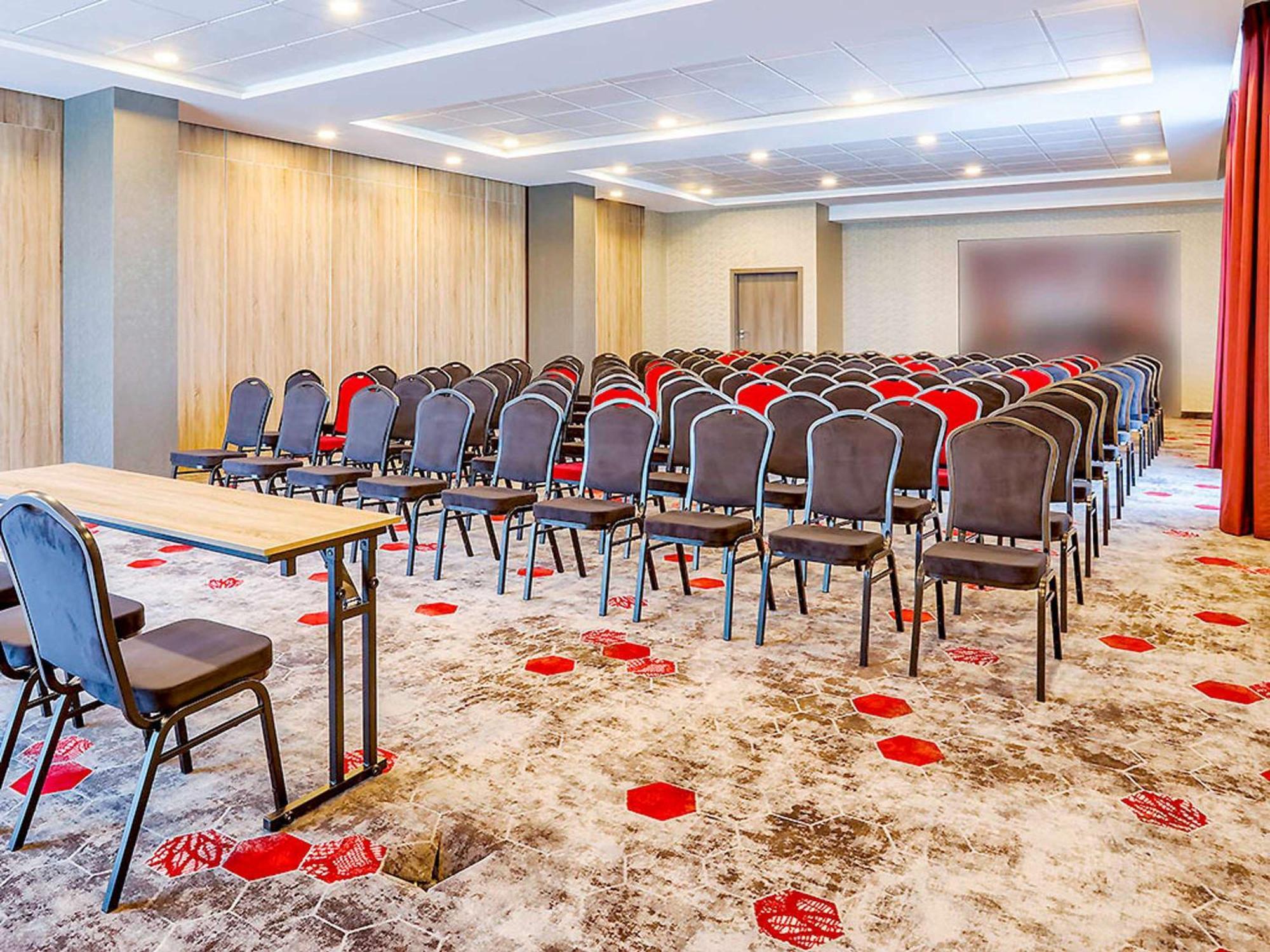 Ibis Styles Nowy Sacz Hotel Buitenkant foto