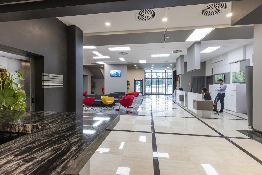 Ibis Styles Nowy Sacz Hotel Buitenkant foto