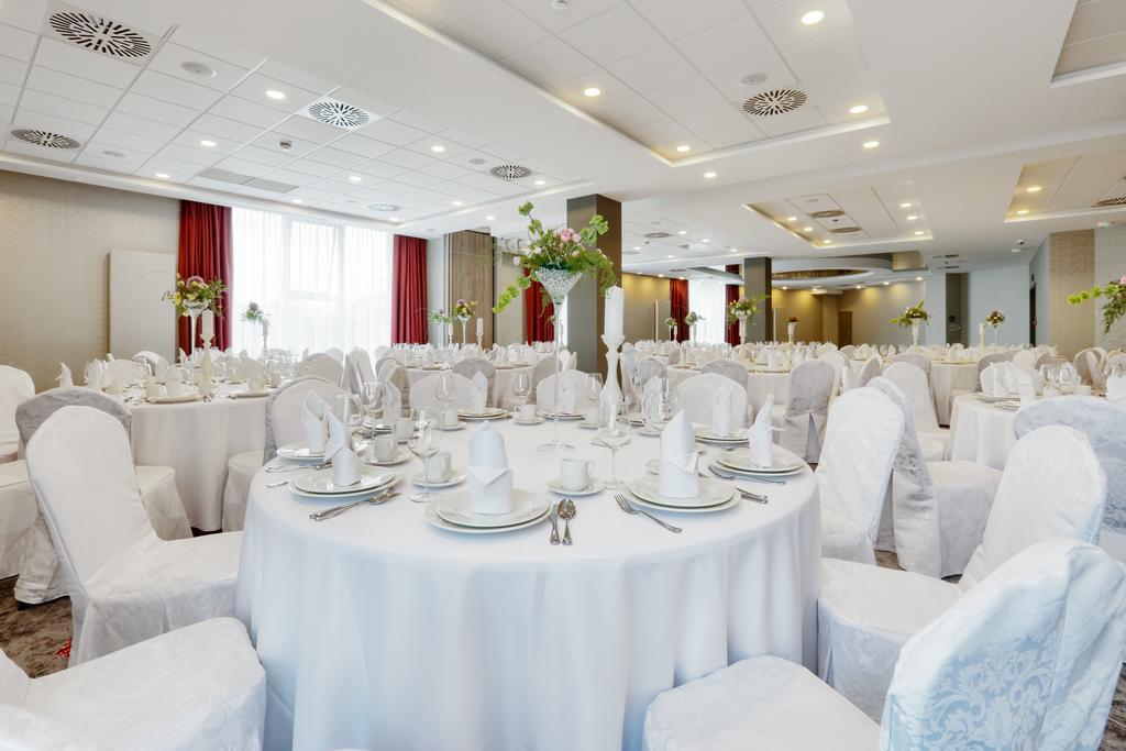 Ibis Styles Nowy Sacz Hotel Buitenkant foto