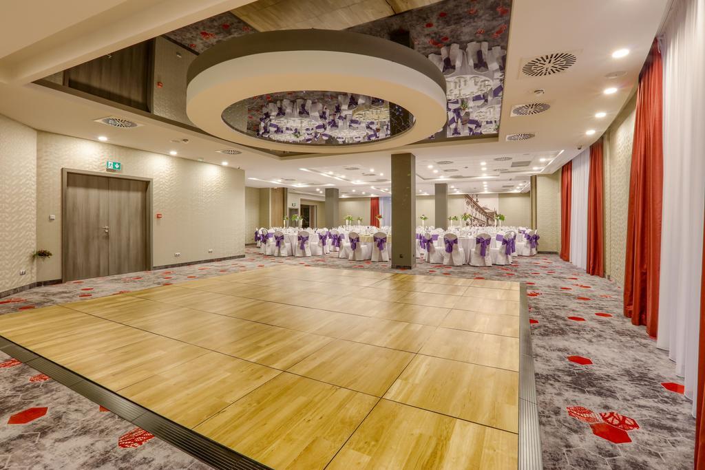 Ibis Styles Nowy Sacz Hotel Buitenkant foto